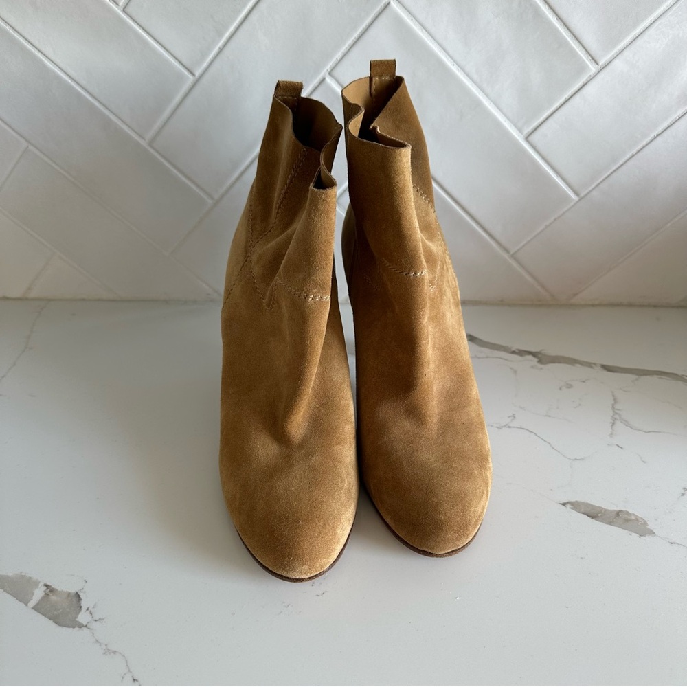 Vero Cuoio Camel Suede Ankle Boots